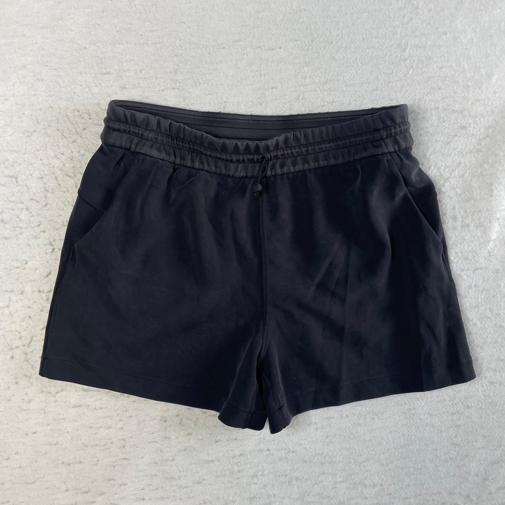 Lululemon Softstreme High-Rise Short 4" Womens Size 10 Black Drawcord Pockets